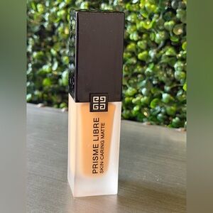 5-N312-Givenchy Prisme Libre Matte Foundation — NWOB